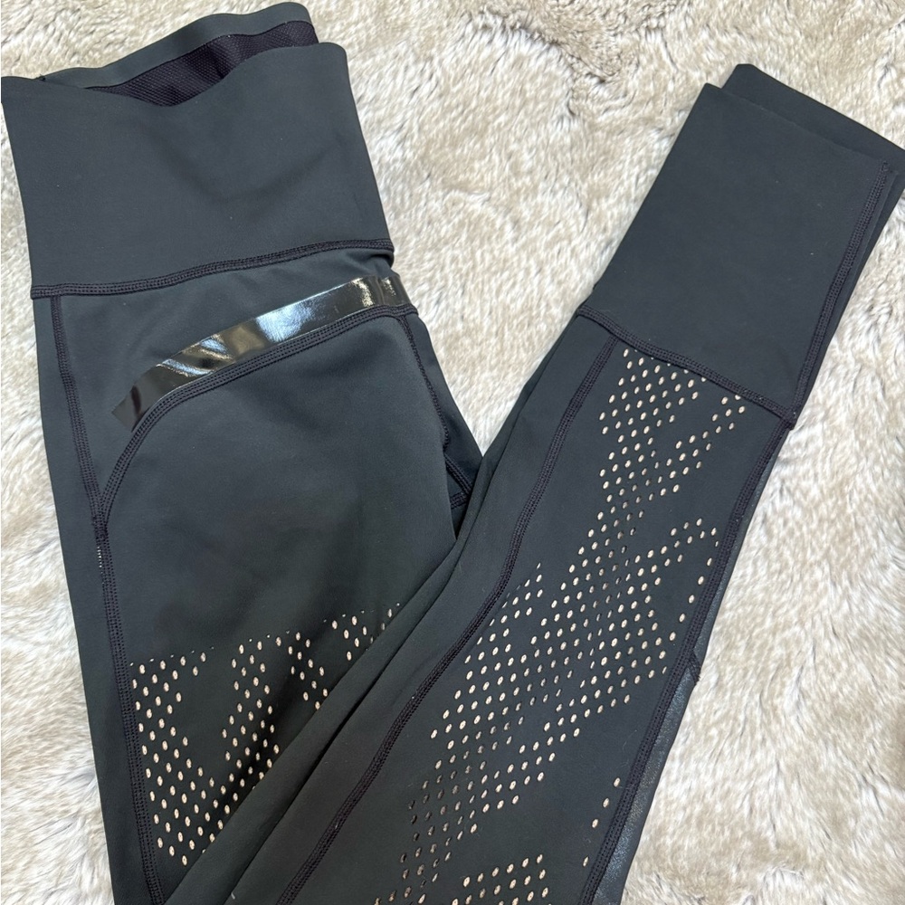 Black High-Waisted Leggings with Mesh Detail